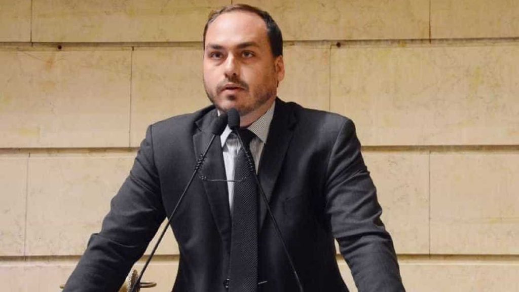 Filho diz que morte de Bolsonaro interessa a pessoas próximas 1 Caio César/CMRJ/Direitos reservados