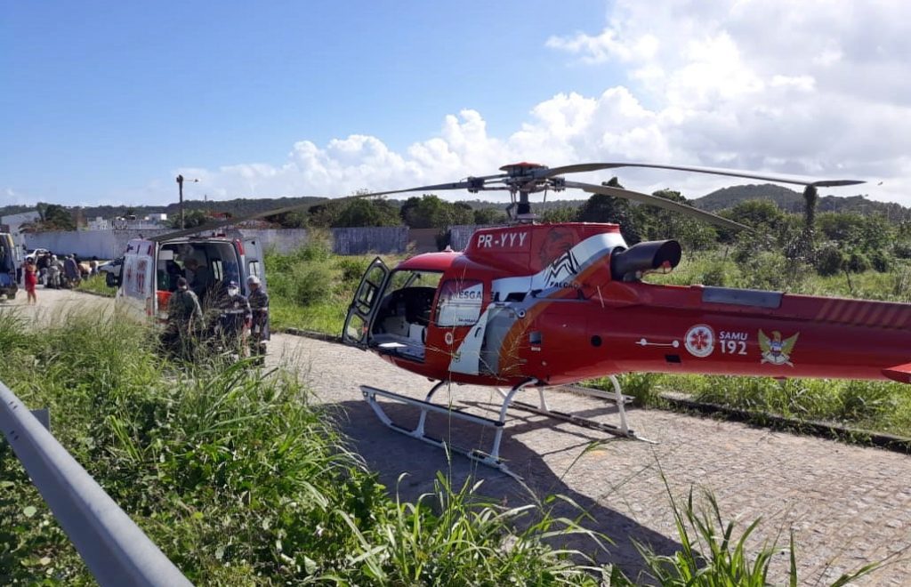 Aeromédico é acionado para socorrer vítima de colisão entre carretas na BR 101 em São Miguel dos Campos 1 AlagoasWeb/Arq