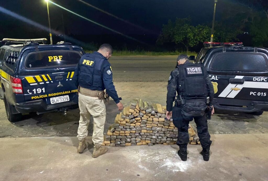 Operação integrada apreende 170kg de maconha em São Sebastião; Cinco pessoas foram presas 1 PRF/AL
