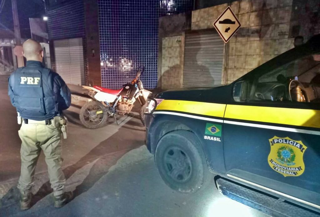PRF aborda Honda XLR sem placa em Teotônio Vilela e descobre que o veículo era adulterado 1 PRF/AL