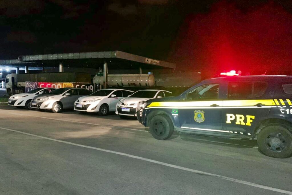 PRF recupera em Alagoas quatro veículos adquiridos ilegalmente em São Paulo 1 PRF/AL