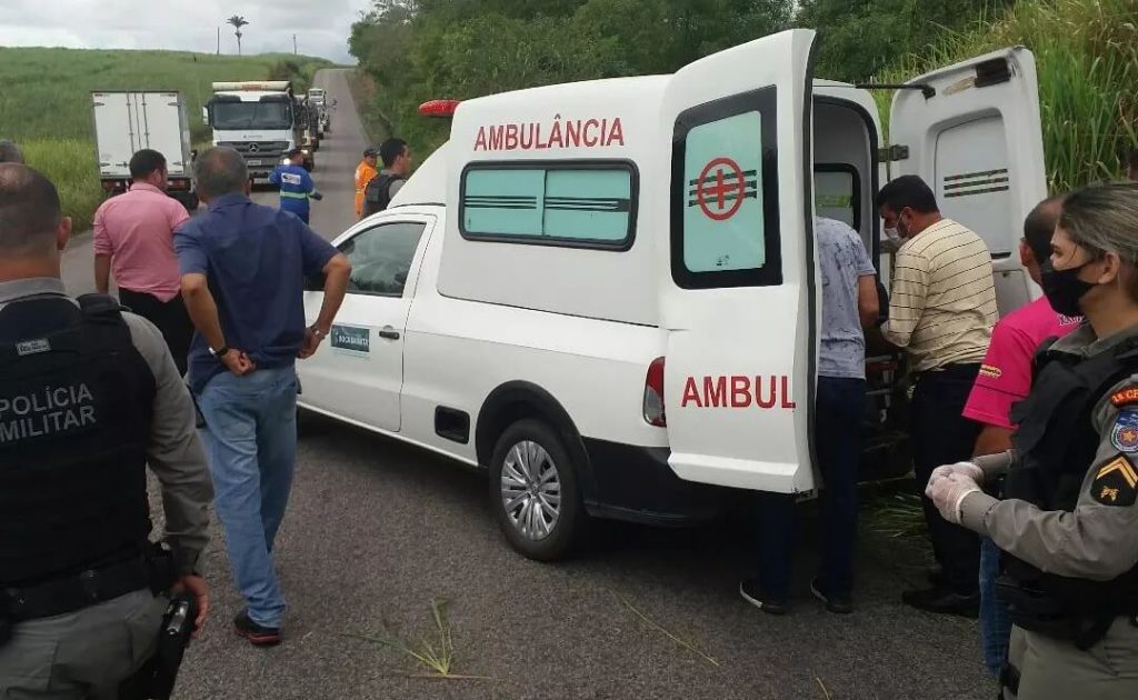 Grave acidente deixa feridos presos às ferragens na AL-215 em Boca da Mata