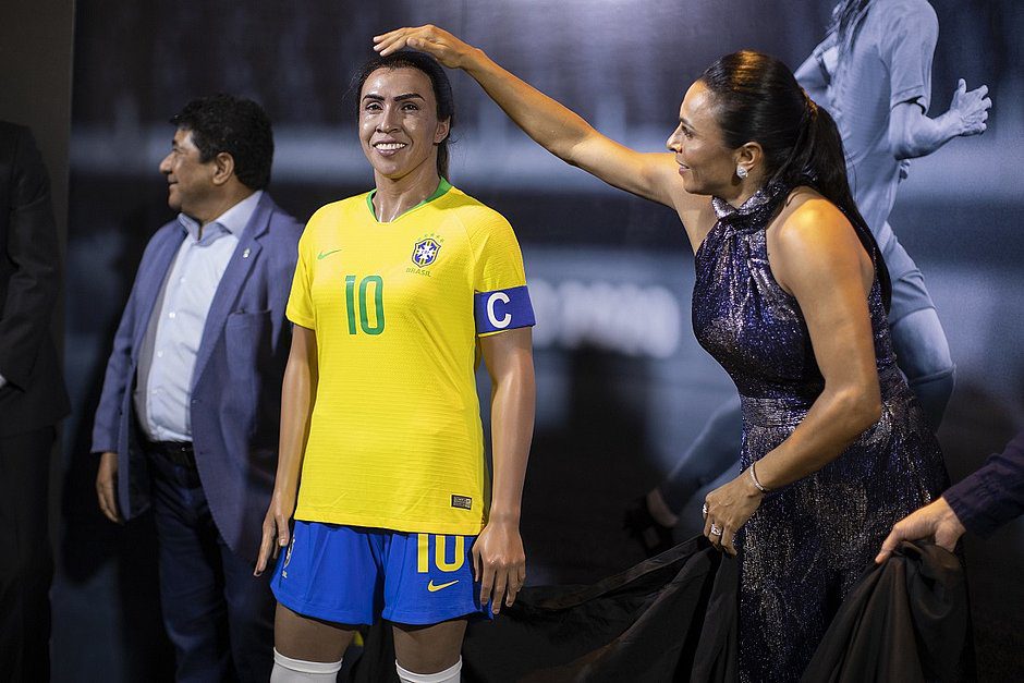 Alagoana Marta é a escolhida para dar a bandeirada no GP de São Paulo de F-1
