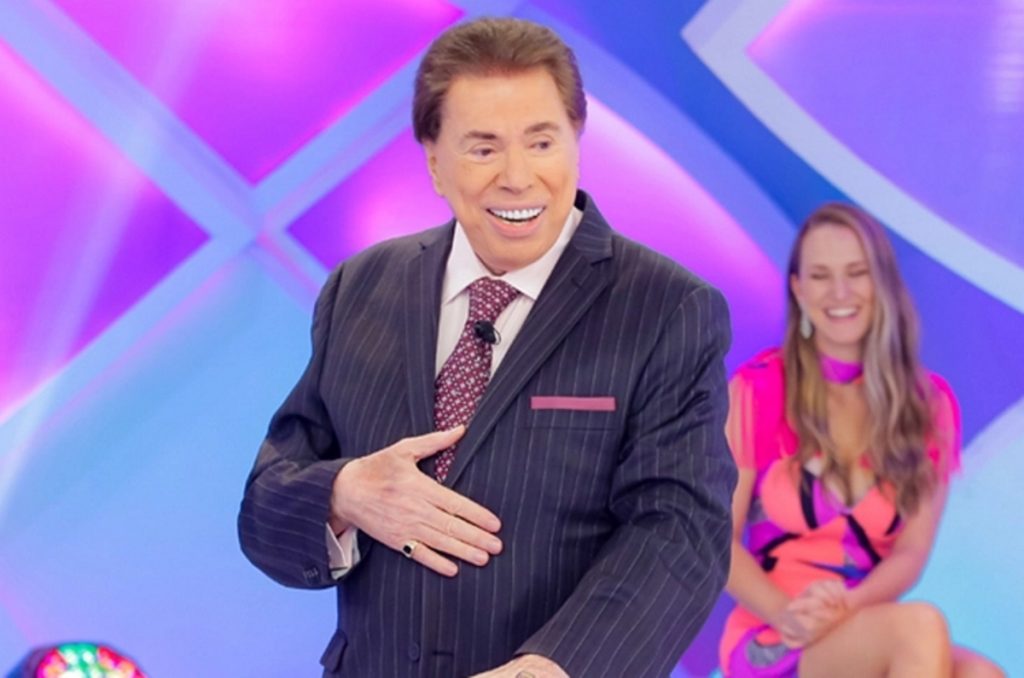 Silvio Santos volta a ser internado