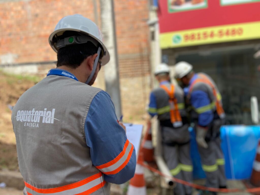 Dono de posto de combustíveis é preso por fraudar medidor de energia