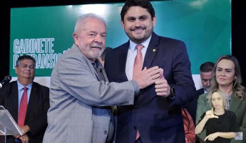 Ministro de Lula prestará depoimento à PF sobre denuncia de desvio