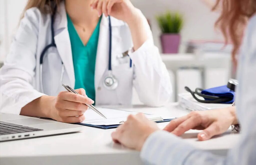 Pesquisa revela que seis em cada 10 médicas  já foram vítimas de assédio no trabalho