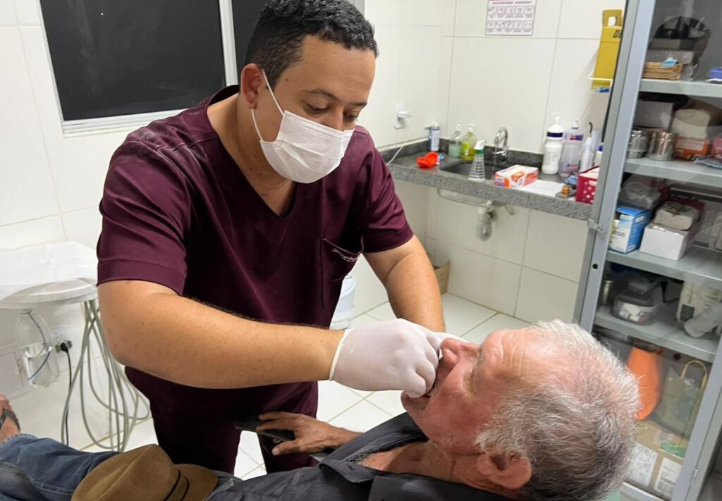 Ação da SMS de São Miguel dos Campos promove entrega de prótese dentárias a dezenas de pacientes