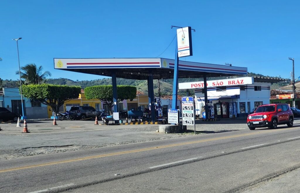 Homem é morto a tiros em praça pública no Centro de Maribondo