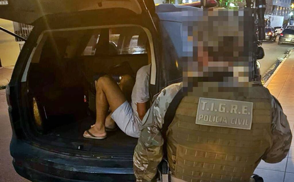 Estelionatário é preso após uso de documentos falsos em aluguel de apartamento na Ponta Verde