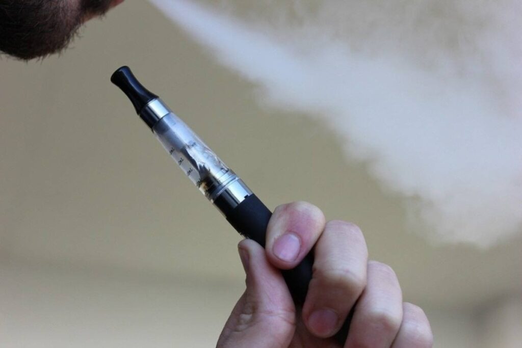 Anvisa discute nesta sexta regulamentação de cigarro eletrônico