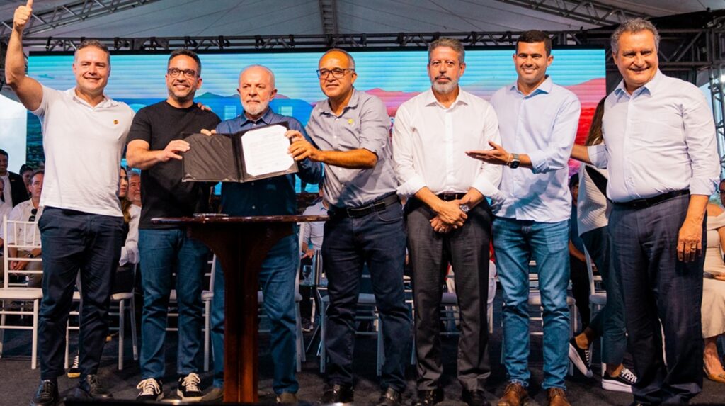 Presidente Lula e Paulo Dantas assinam ordem de serviço para nova etapa do Canal do Sertão