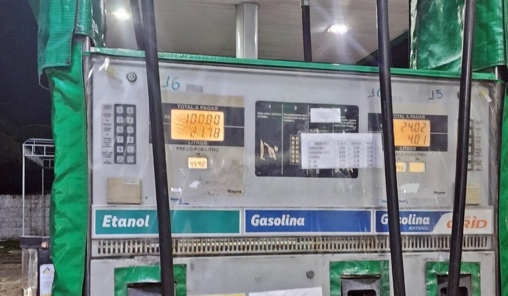 Gasolina inicia 2025 pressionada por defasagem de preço e aumento de ICMS