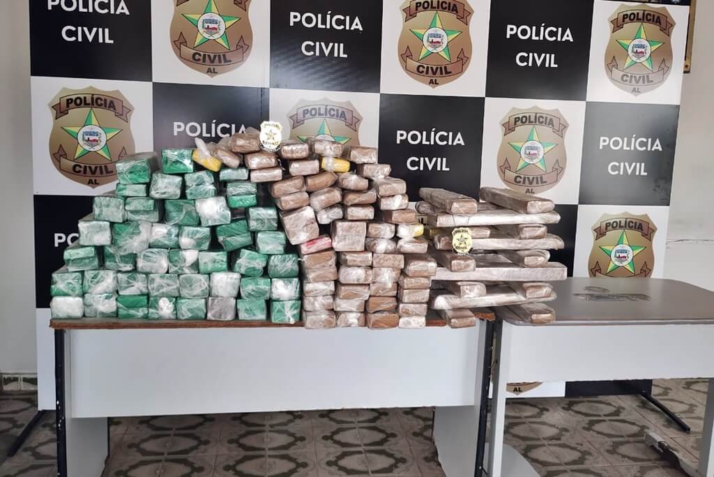 Polícia Civil apreende mais de R$ 250 mil em maconha prensada em Alagoas