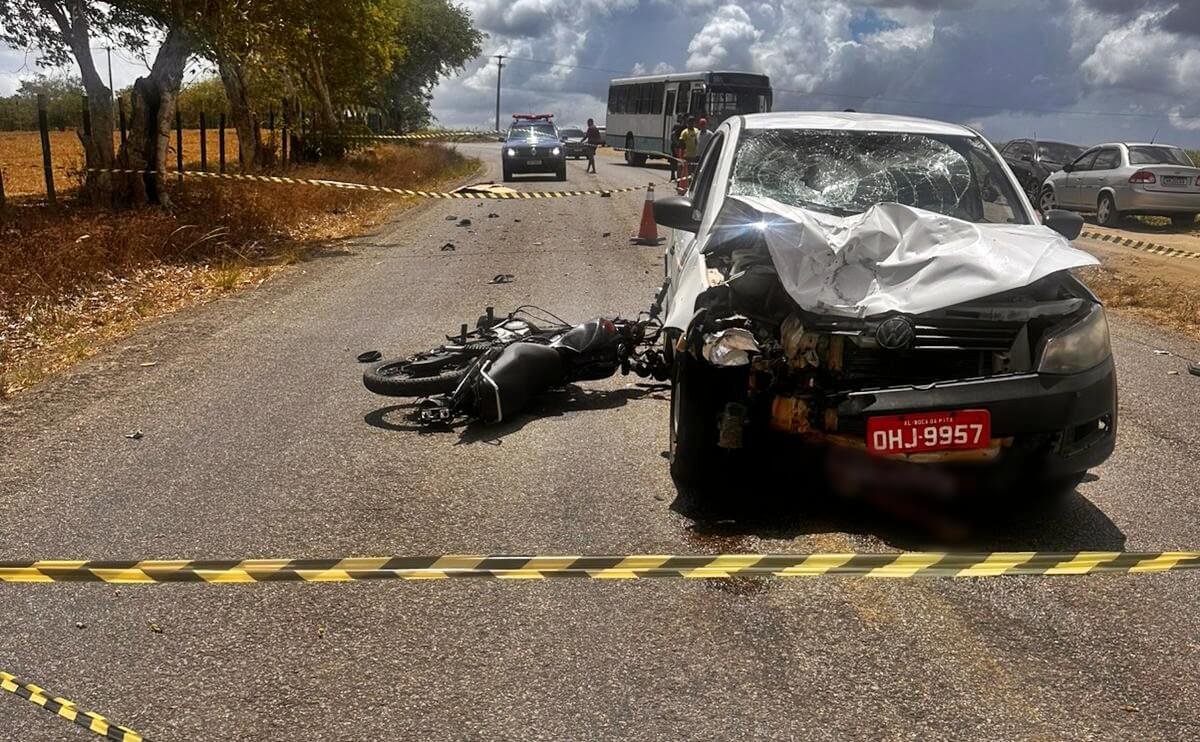 Motocicleta na contramão provoca acidente com dois mortos em Boca da Mata