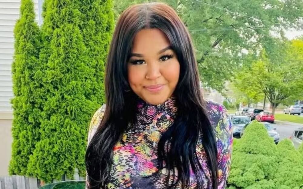 Influenciadora de 27 anos morre durante jantar