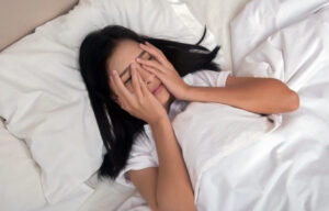 Acorda cansado? Descubra o que pode estar atrapalhando seu sono