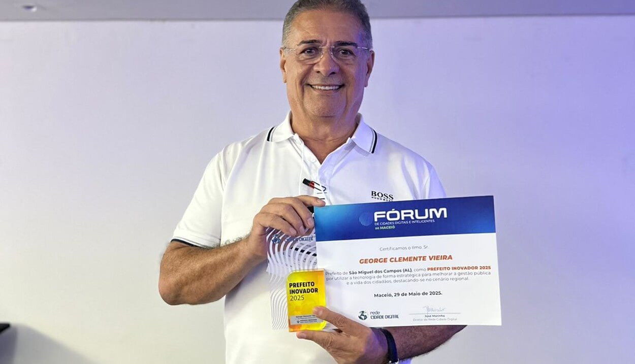 George Clemente recebe Prêmio Prefeito Inovador em evento nacional de Cidades Inteligentes