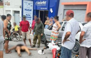 Motociclista é socorrida após acidente no centro de Boca da Mata