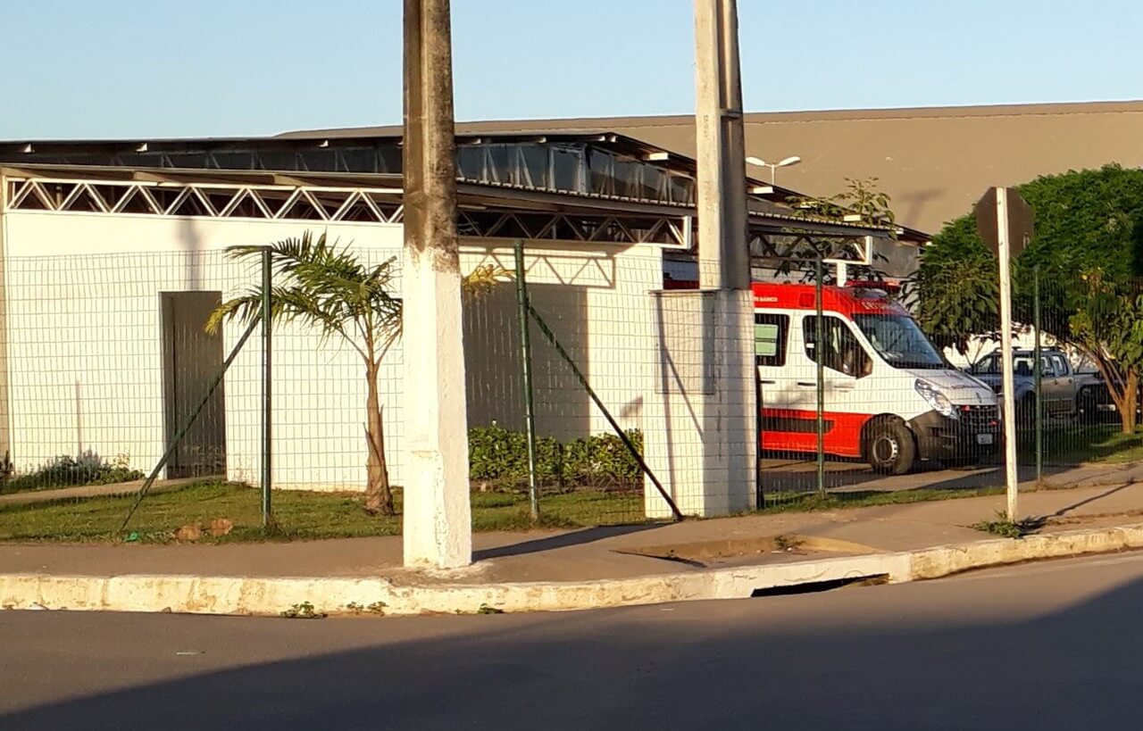 Motociclista embriagado bate em poste e é socorrido pelo Samu em São Miguel dos Campos