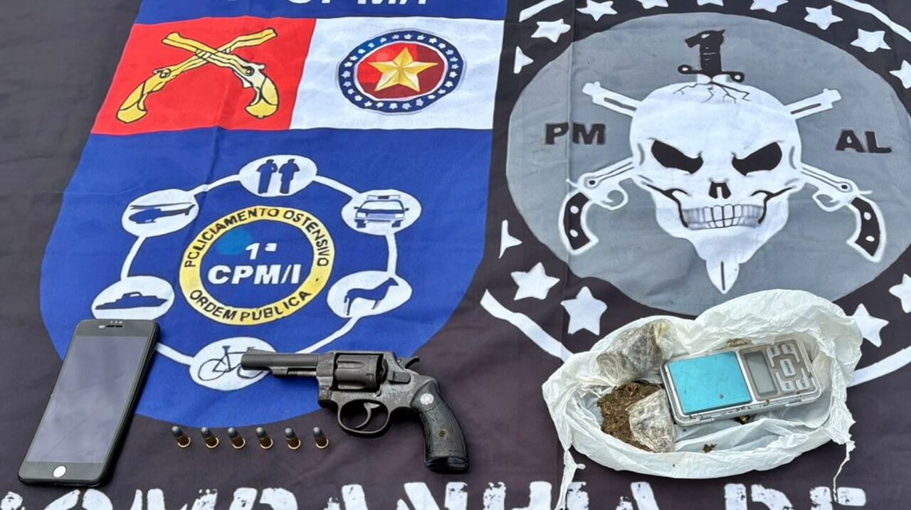 1ª Cia prende homem armado e com drogas no Hélio Jatobá, em São Miguel dos Campos