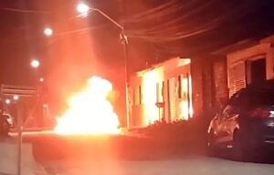 Homem toca fogo em moveis e mobiliza bombeiros e PM em São Miguel dos Campos