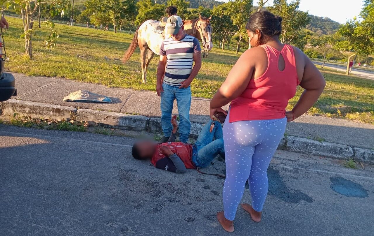 Motociclista com sinais de embriaguez e socorrido apos cair de moto em Sao Miguel dos Campos 2