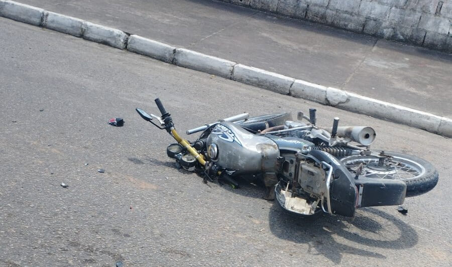 Motociclista fica gravemente ferido apos acidente em frente ao Forum de Campo Alegre 2