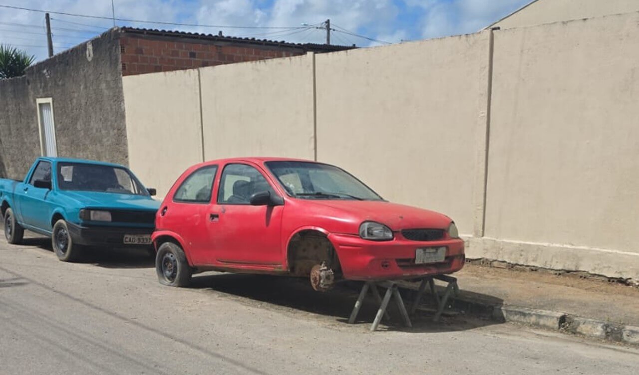 SMTT retoma operacao e remove veiculos abandonados em vias publicas em Sao Miguel dos Campos 7