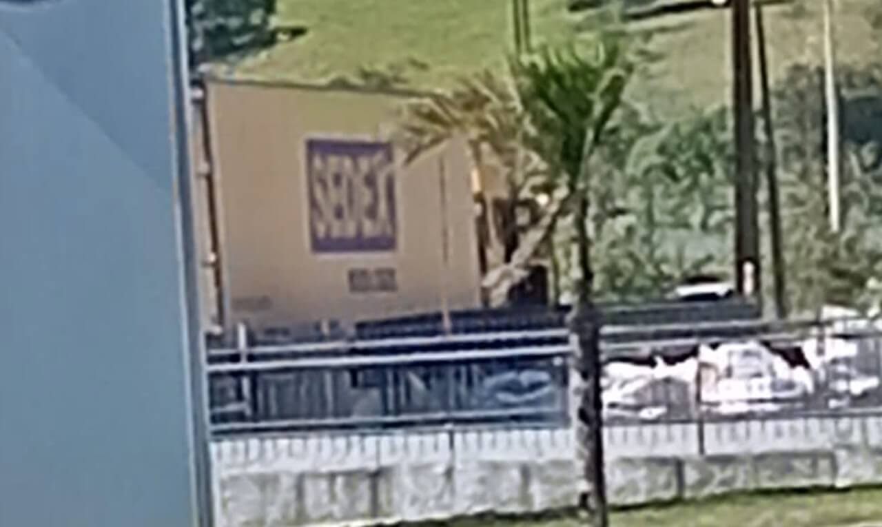 Samu atende vitima de acidente entre carro e carreta dos Correios em Sao Miguel dos Campos 3