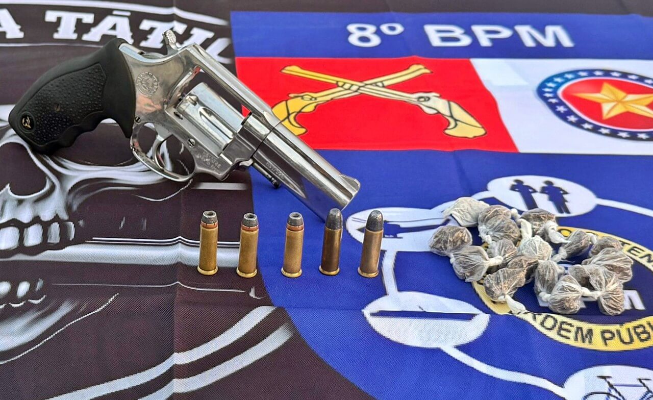 8º BPM prende três pessoas, drogas e arma em Rio Largo