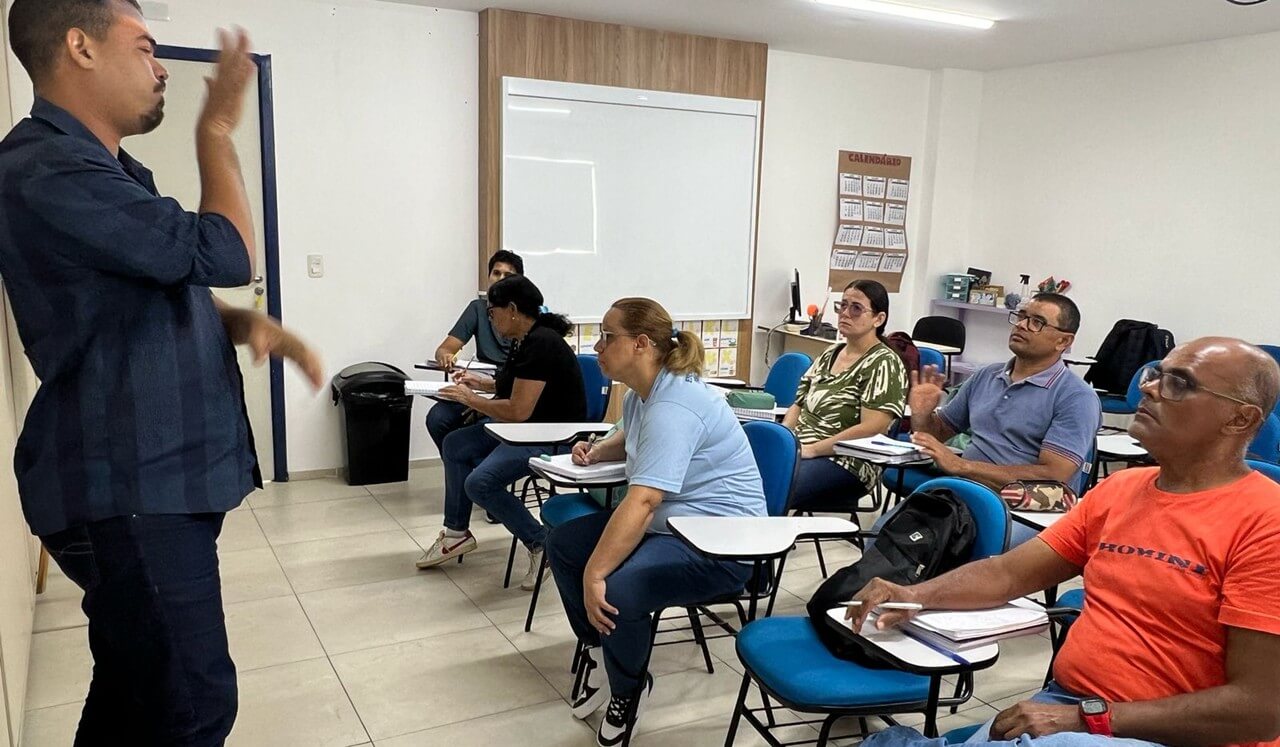 AAPPE abre novas vagas para o EJAI e incentiva jovens, adultos e idosos a retomarem os estudos