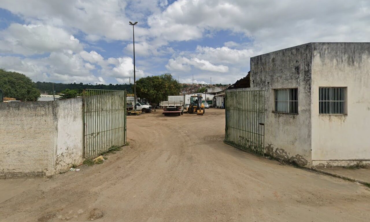 Bombeiros controla princípio de incêndio na garagem da Prefeitura de São Miguel dos Campos