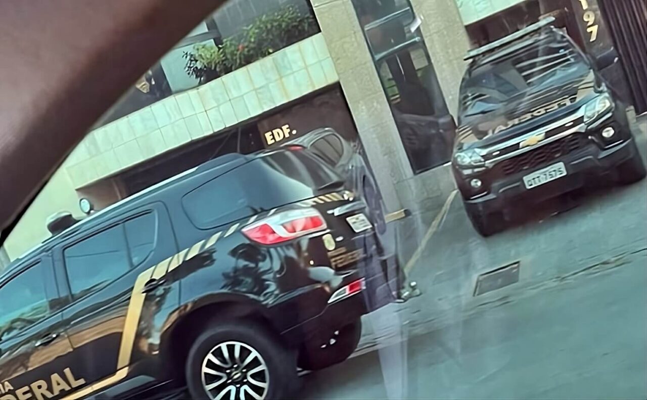 Polícia Federal deflagra Operação Chiado; viaturas são vistas em São Miguel dos Campos