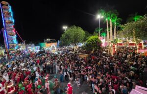 Assista: Parada de Natal encanta e atrai centenas de pessoas em São Miguel dos Campos