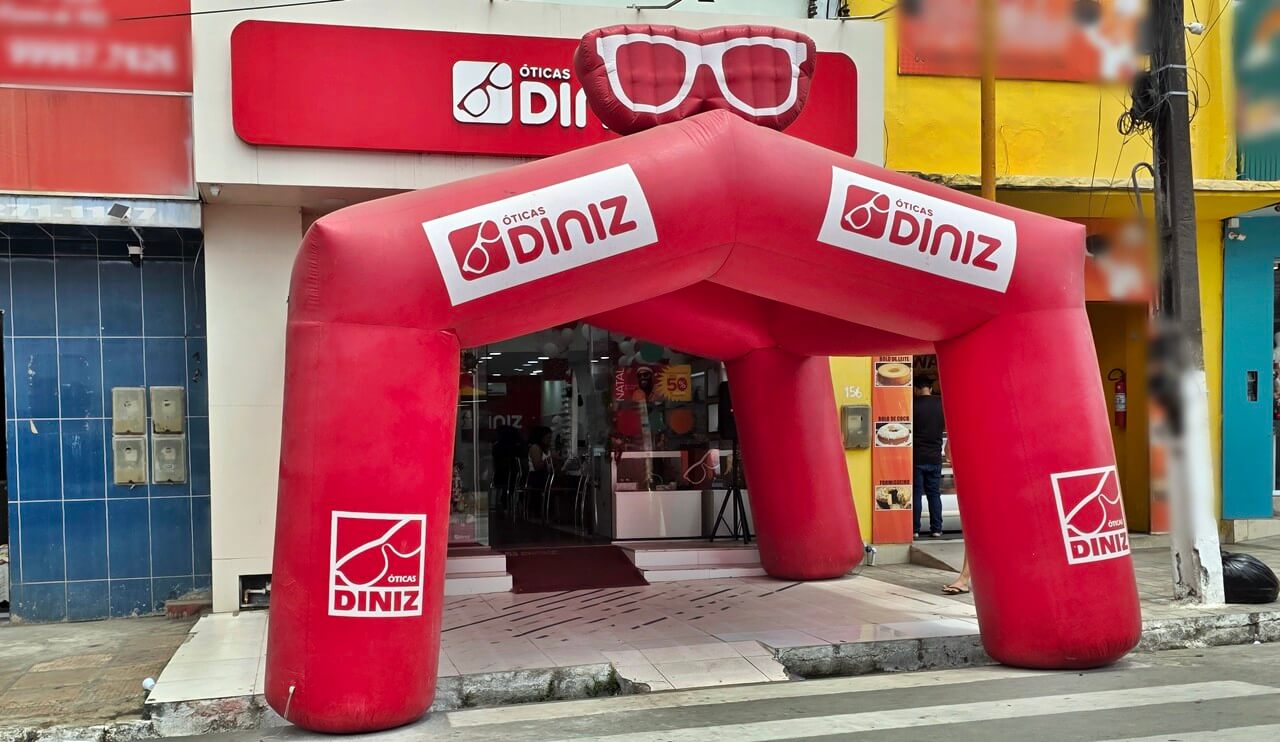 Óticas Diniz celebra 8 anos de atuação em São Miguel dos Campos