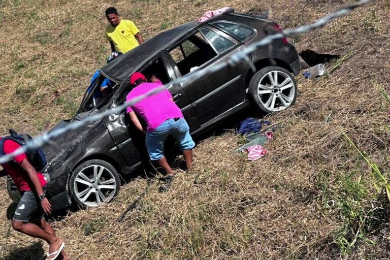 Assista: Acidente na AL-215 deixa duas mulheres feridas em Boca da Mata