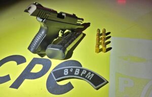 Mulher é presa armada com pistola calibre 380
