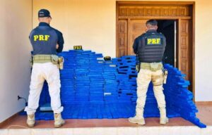 PRF apreende em MG mais de 360 kg de maconha que seriam entregues em Arapiraca