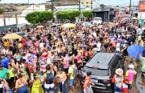 Bloco Peru da Madrugada arrasta multidão e reforça tradição carnavalesca em São Miguel dos Campos