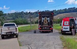 Samu presta socorro a vítima de acidente na BR-101, em São Miguel dos Campos