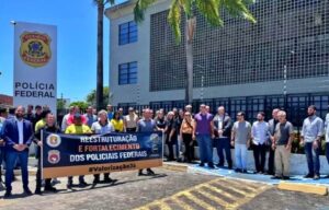 Servidores da Polícia Federal em Alagoas promovem ato em defesa da criação do Fundo de Combate às Organizações Criminosas