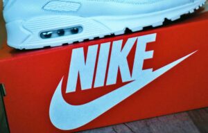 Justiça de Alagoas condena Nike a indenizar consumidora por produto defeituoso