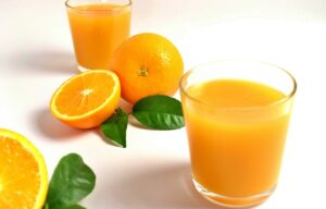 Suco de laranja pode ajudar no controle da pressão arterial, diz novo estudo