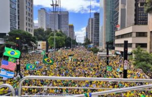 Acorda, Brasil: direita faz atos a favor da anistia; Lula e STF são alvos